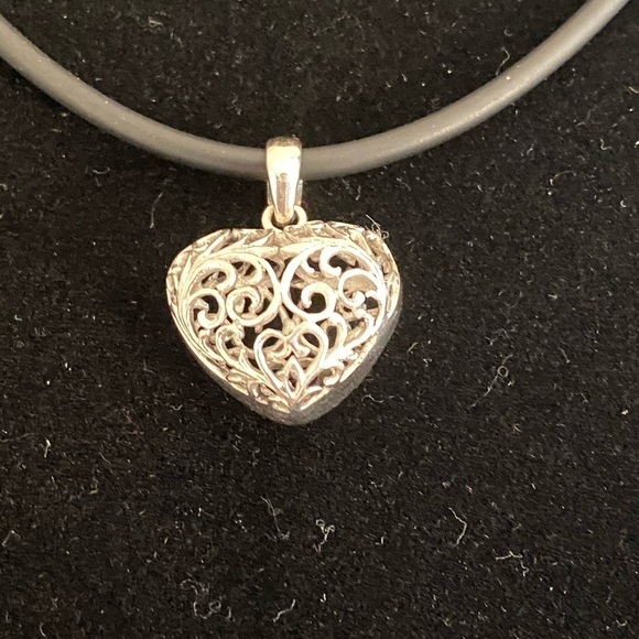 925 Sterling Silver Puffy Heart Pendant Valentine’s Day - Picture 2 of 3